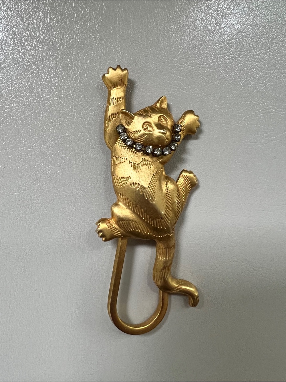 Vintage 1988 JJ Gold Tone
Cat Brooch Signed